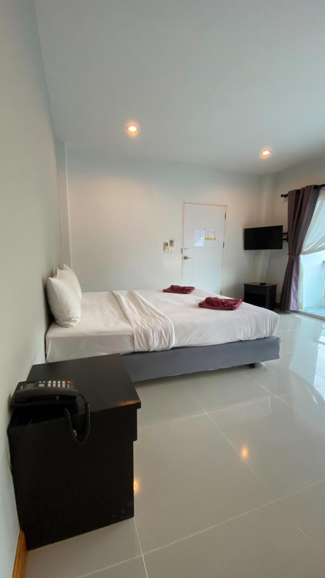 Отель Karon Sea Side Экстерьер фото
